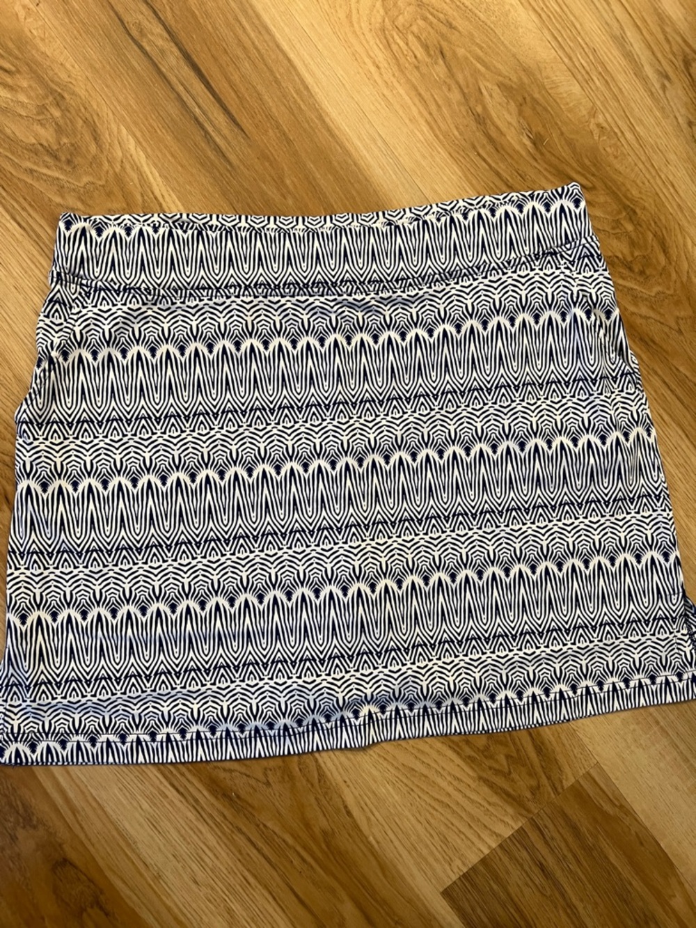 Navy and White Aztec Patterned stretch  Skort by Sport Haley size XL